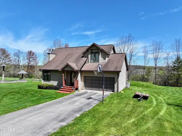 26 Lake View Dr, Lake Ariel, PA 18436
