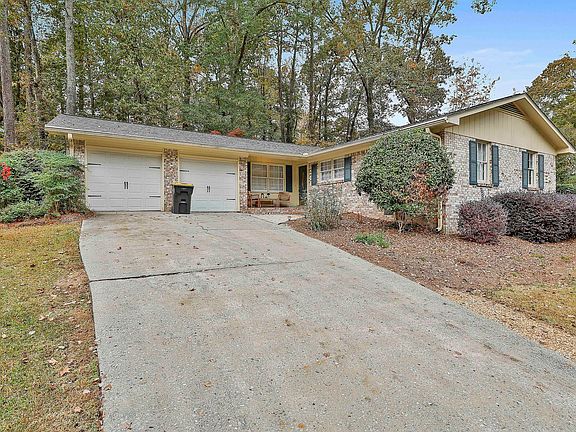 2nd image of 104 Laurel Ct