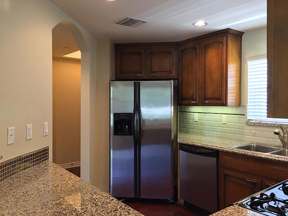 3rd image of 4550 Fulton Ave #2206