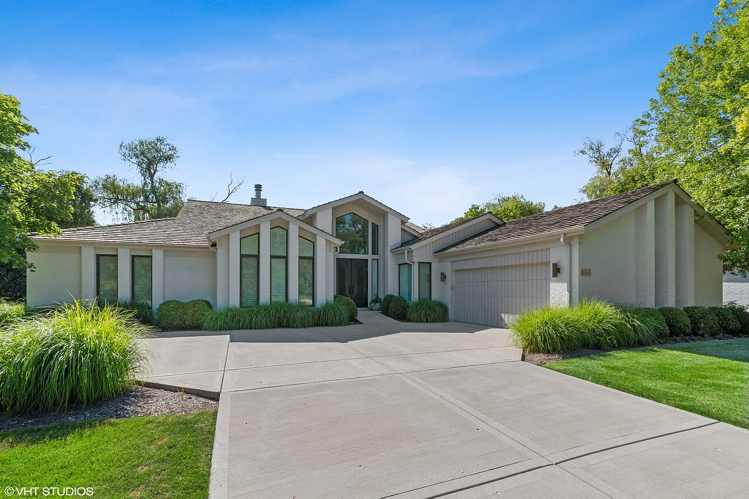 1660 Jasmine Ct photo 1