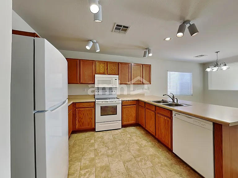 11635 W Retheford Rd — Photo 3