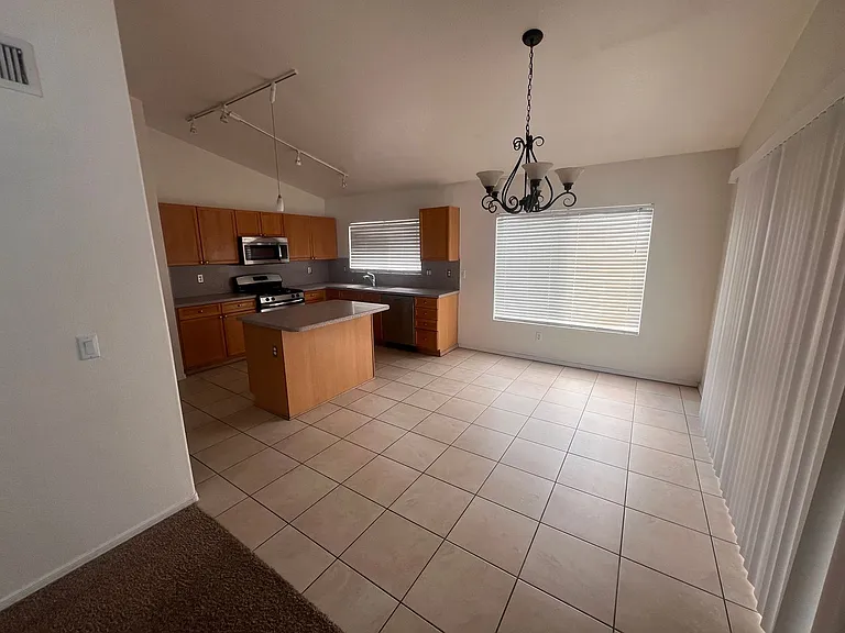 10821 W Royal Palm Rd — Photo 9
