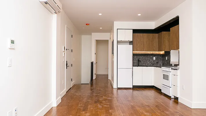 Rented by Nooklyn NYC LLC | media 13