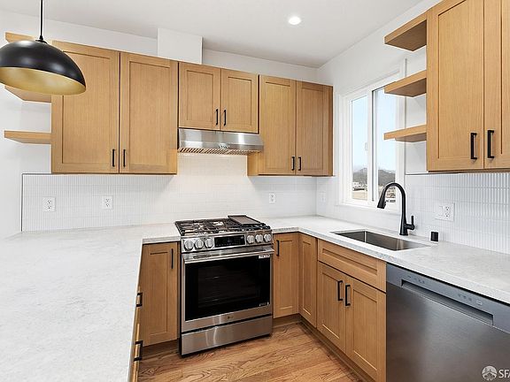 5th image of 3735 Anza St APT 7