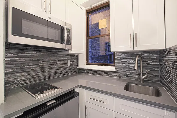 Rented by Hecht Group | media 7