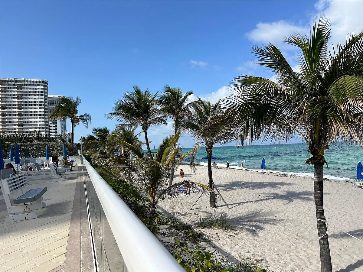 Building Photo - 2030 S Ocean Dr #2102