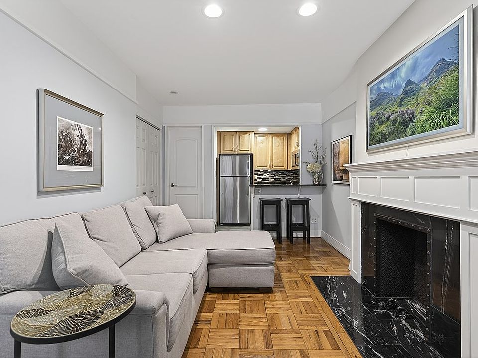 1st image of 123 W 80th St