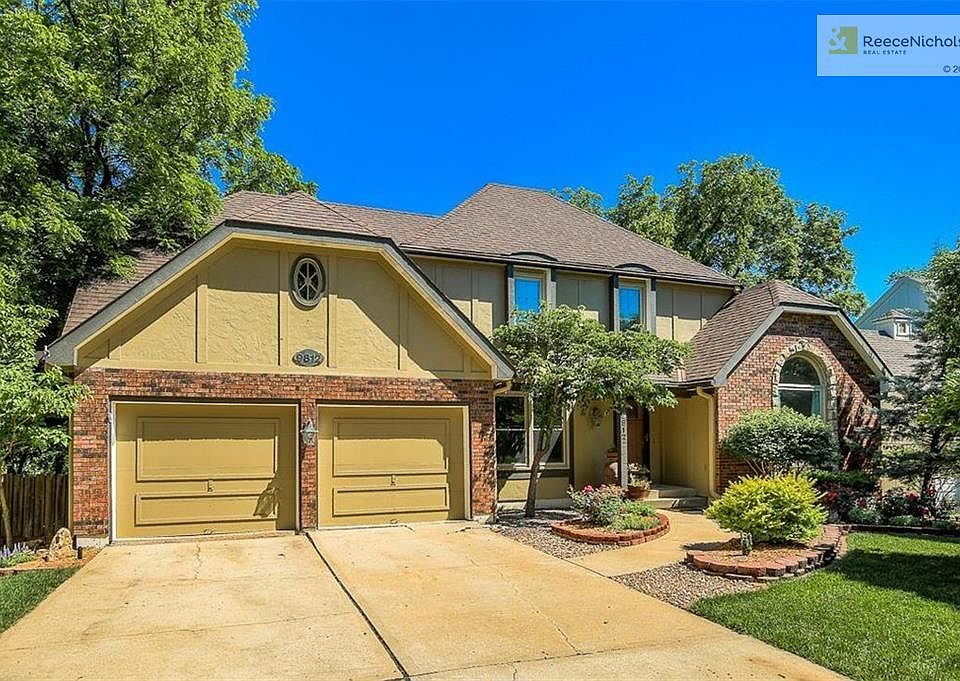 Beautiful curb appeal and landscaping