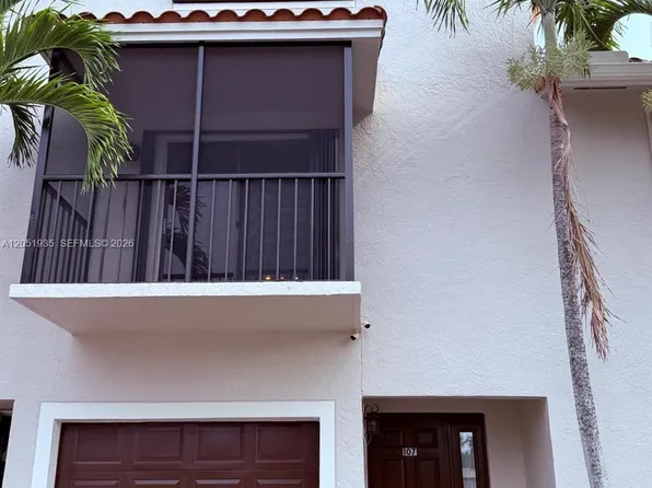 9850 Hammocks Blvd APT 107, Miami, FL 33196