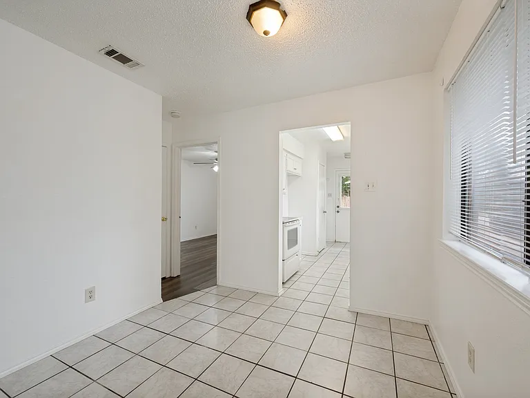5431 Wild West Dr — Photo 13
