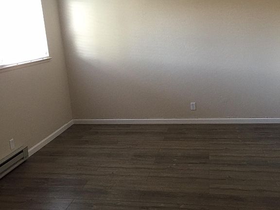 4th image of 40 Glen Eyrie Ave APT 20