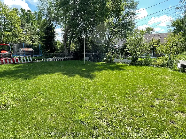100 Pugsley Ave — Photo 16