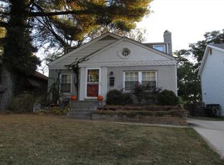 1360 N Berry Rd, Saint Louis, MO 63122