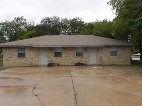 605 Hackberry St