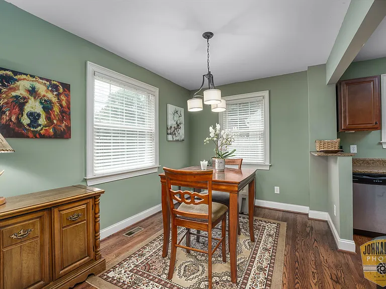 528 Rosedale Ave — Photo 9