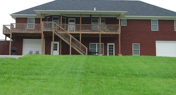 2nd image of 960 Megan Ln