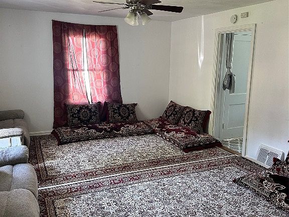 5th image of 1522 W 45th St