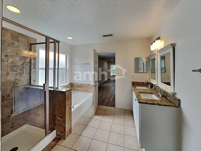 385 Bostwick Cir — Photo 15