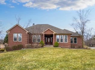 25977 Power Rd, Farmington Hills, MI 48336
