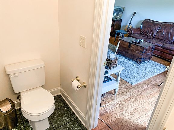 5th image of 115 Blue Leaf Dr