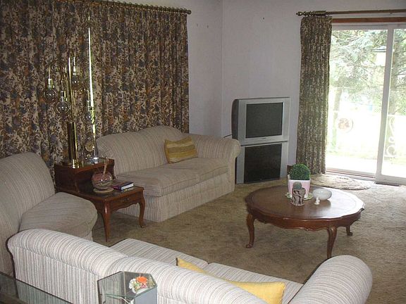 4th image of 3903 Pleasant Valley Blvd