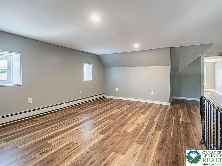 34 E Washington Ave — Photo 22