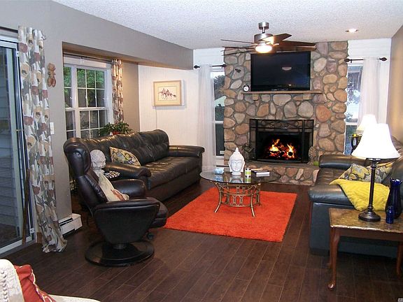 4th image of 7 Christine Ln