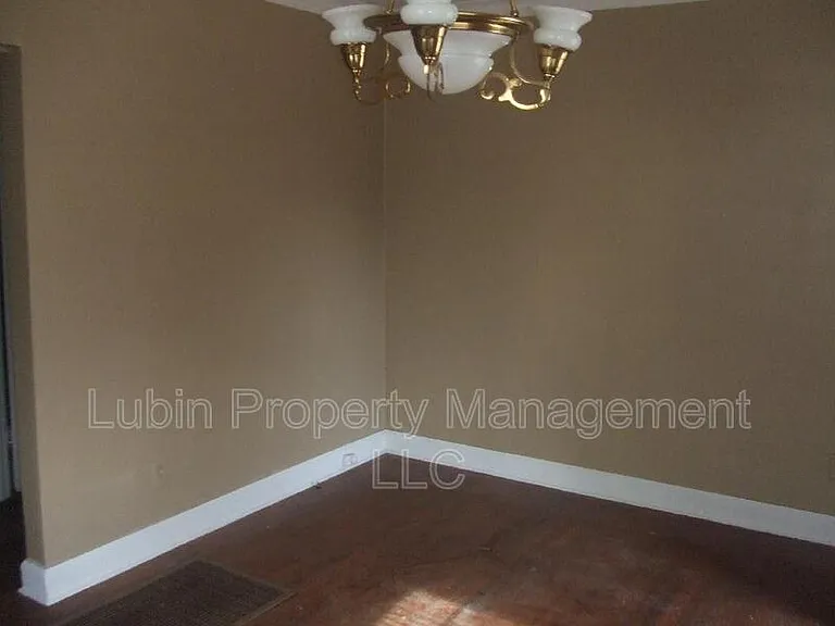 433 S Fenwick Rd — Photo 3