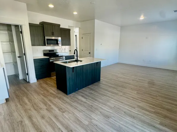 5649 S Aaron Ln #1, Saint George, UT 84790