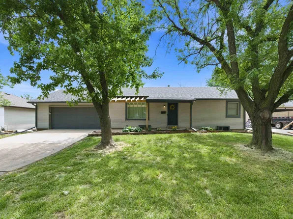 908 S Dalton Dr, Wichita, KS 67207