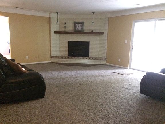 4th image of 862 Greenway Dr