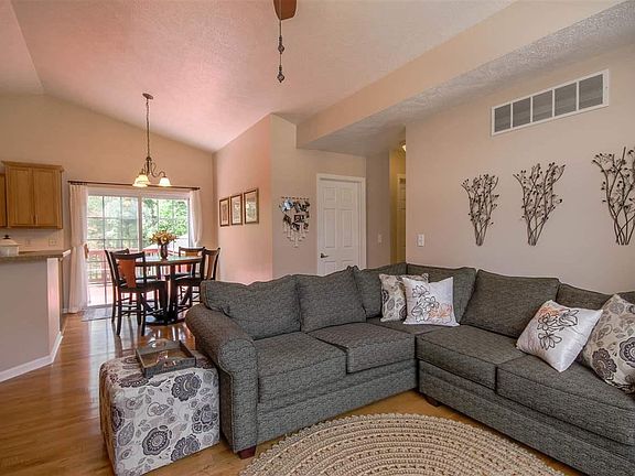 3rd image of 280 Dolores Dr