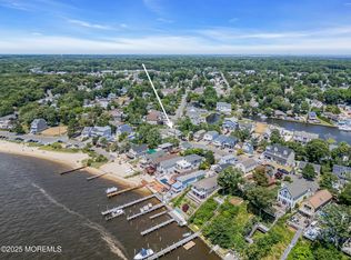 1403 Summit Ave, Toms River, NJ
