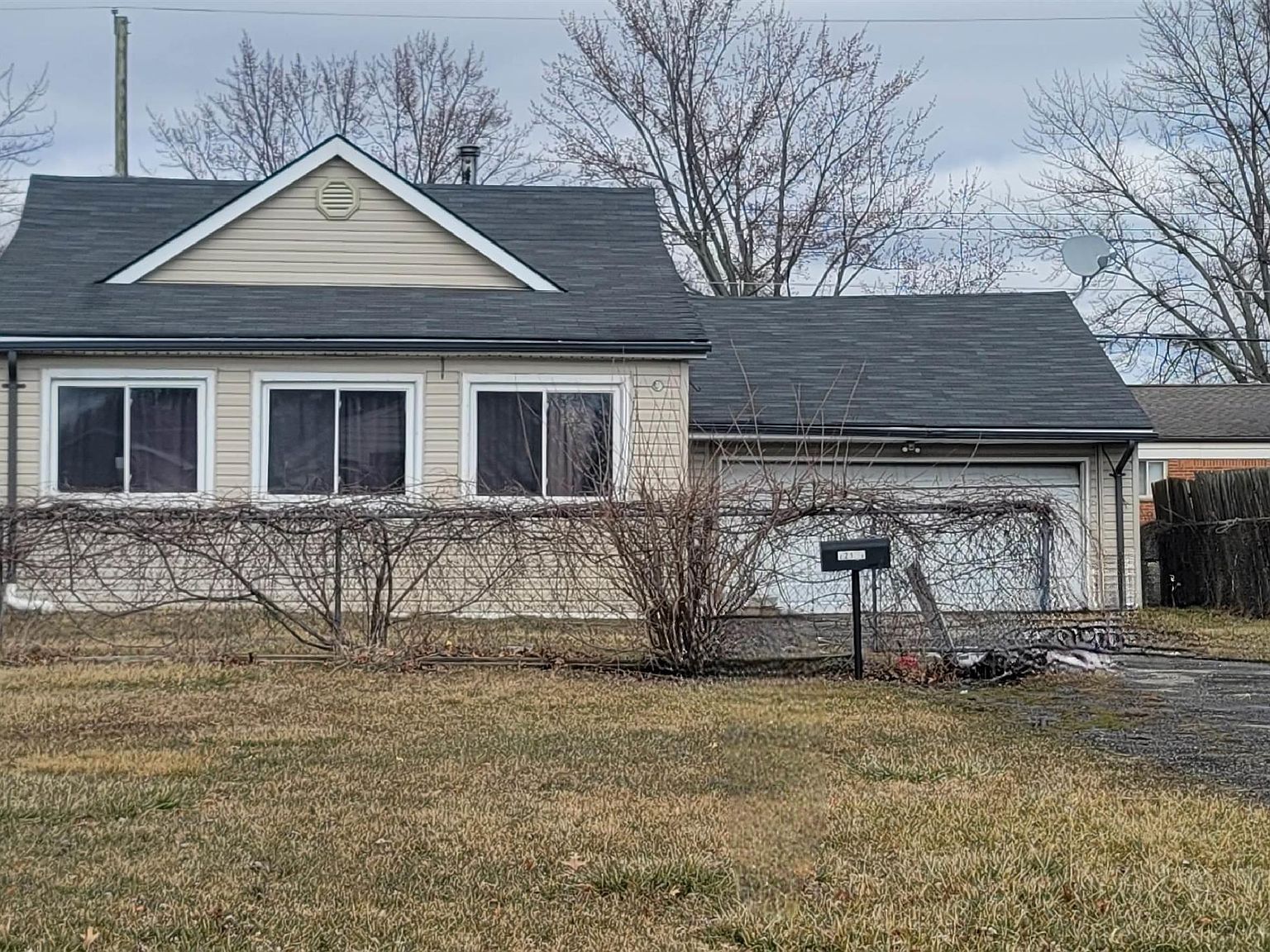 22937 Detour St, Saint Clair Shores, MI 48082 Zillow