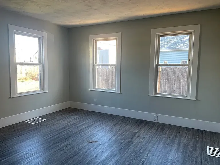 22 Legion Pkwy — Photo 11