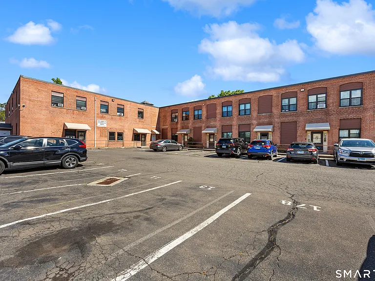 180 N Cherry St #15 — Photo 19