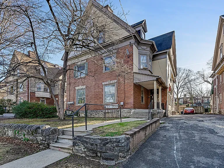 236 W Harvey St #A — Photo 14