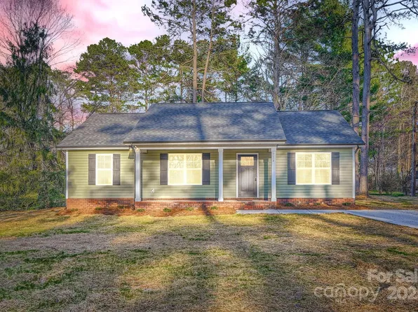 714 Sunset Dr, Salisbury, NC 28147