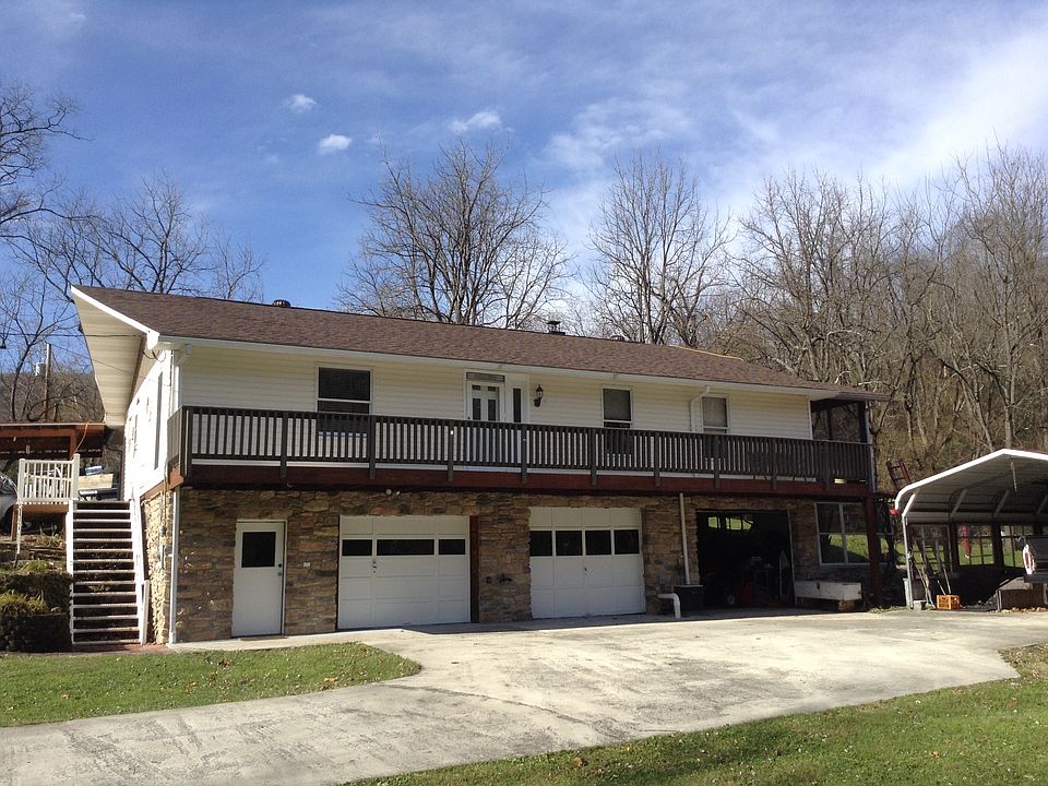2nd image of 11713 Willow Creek Ln NE