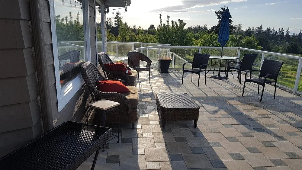 4 bed, 2500 sqft, $3,275 — Photo 3