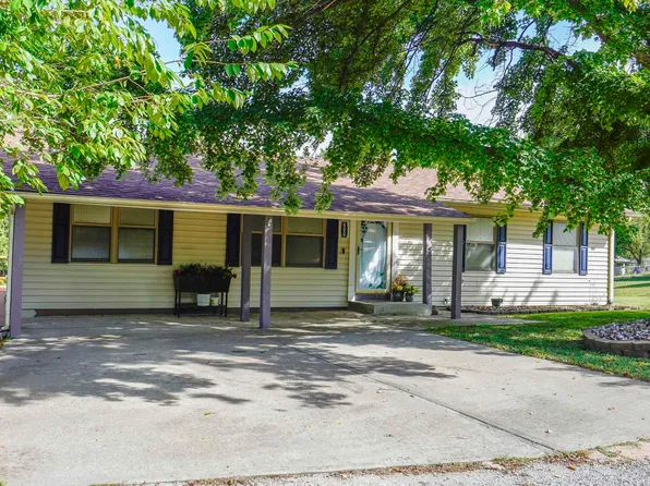 800 Dakota Ave, Holton, KS 66436
