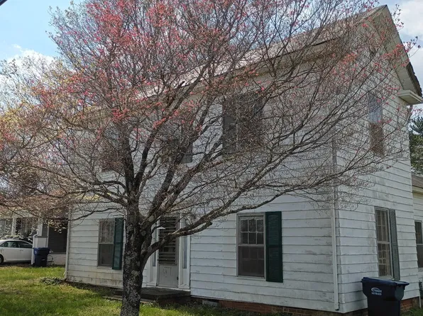 325 N Asheboro St, Liberty, NC 27298