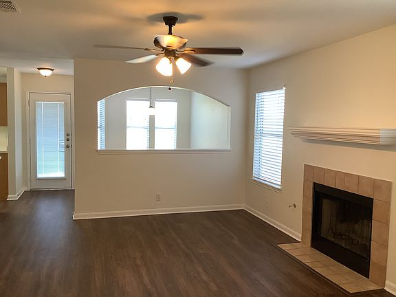 5th image of 213 Estate Dr
