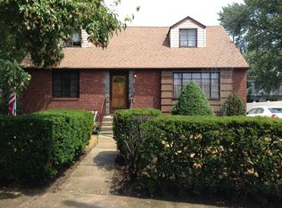 39 Cedar St, Valley Stream, NY 11580