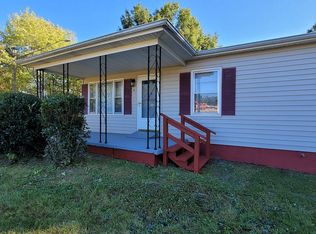 2035 Bishop Rd, Greensboro, NC 27406