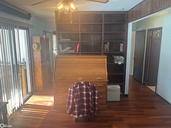 5th image of 311 Carter Ave