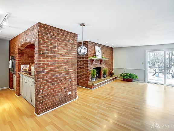 2nd image of 2397 Banyon Dr
