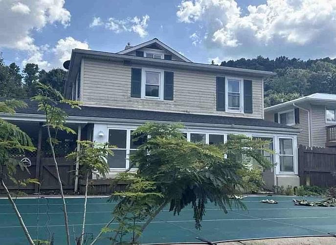 2nd image of 303 Raymond Ave