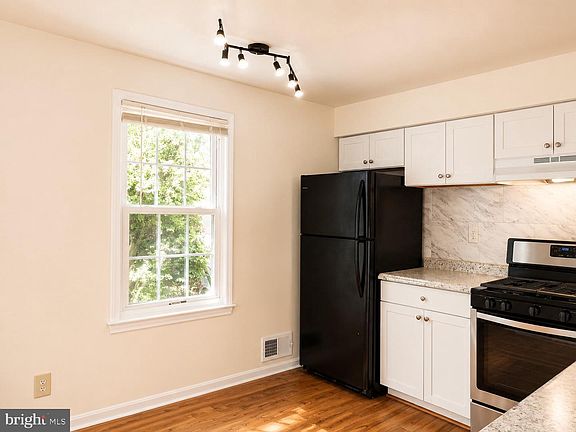 5th image of 8227 McClelland Pl