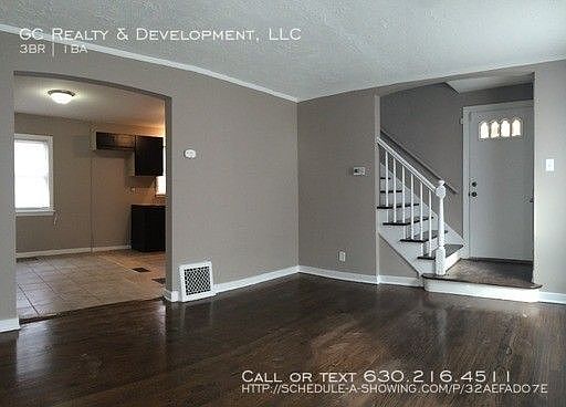 4th image of 9822 S Yates Ave